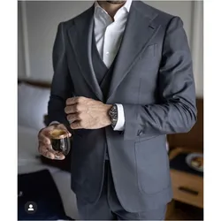 2022 Hot Selling High Quality Peak Lapel Men's Grey Suits Custom Made Two Buttons Fashion Casual Wear Blazer 3 Pieces Skinny