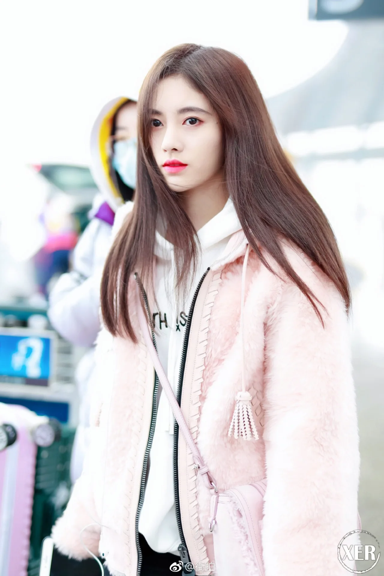 Ju Jingyi, милое розовое короткое пальто из овечьей шерсти, куртка с капюшоном, звездный стиль, женские зимние плотные флисовые Топы с капюшоном, шерстяная одежда для девочек