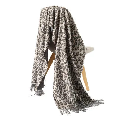 Fashion Cashmere Leopard Scarf For Women Tassel Shawl Double Faced Soft Pashmina Hijab Winter Warm Scarf Blanket Red Camel Green - Цвет: 10