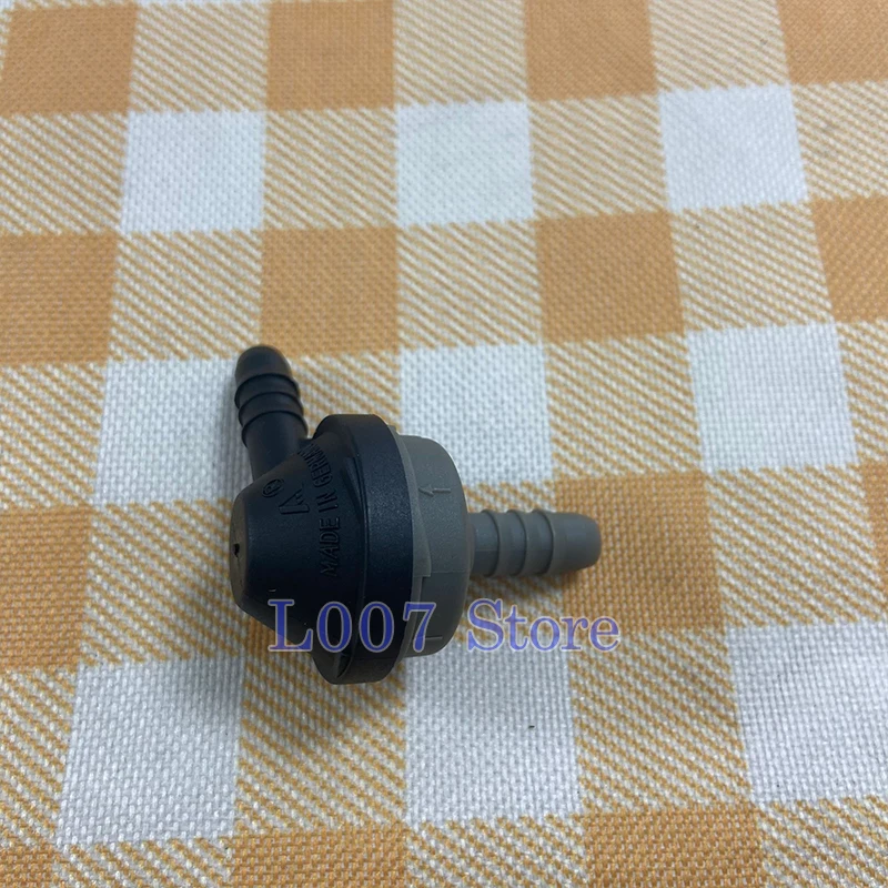 Good NO: 55568437 Intake Manifold One-Way Check Valve Engine Exhaust Valve Cover PCV For Chevrolet- Cruze Buick- Excelle-GT