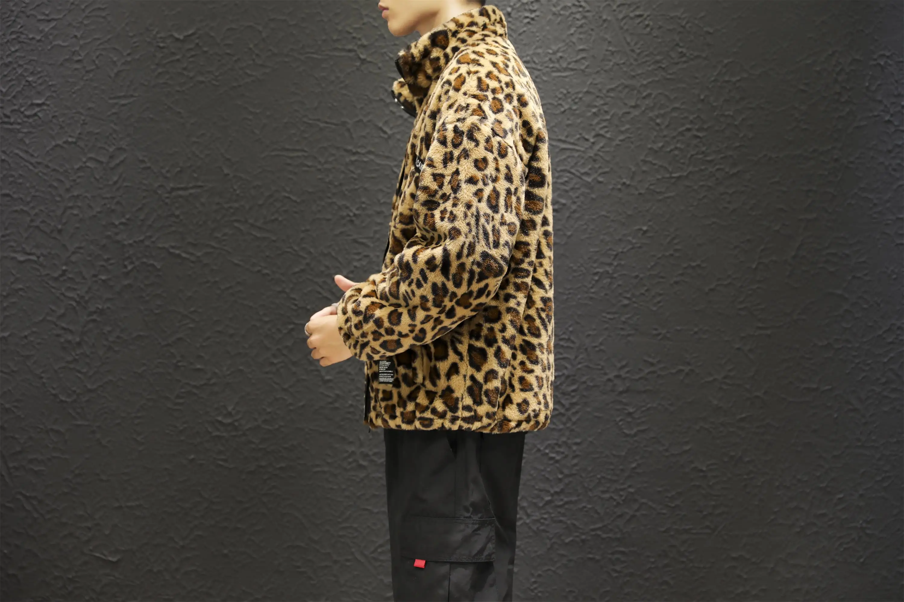 Новинка, Мужская Толстая леопардовая куртка из искусственного меха, Мужская Верхняя Одежда для танцев в ночном клубе, зимняя теплая шерстяная модная куртка, Мужская одежда