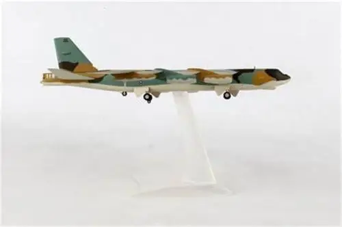 Herpa Wings Boeing B-52G ВВС США ANDERSEN авиабаза 1/200 литой самолет
