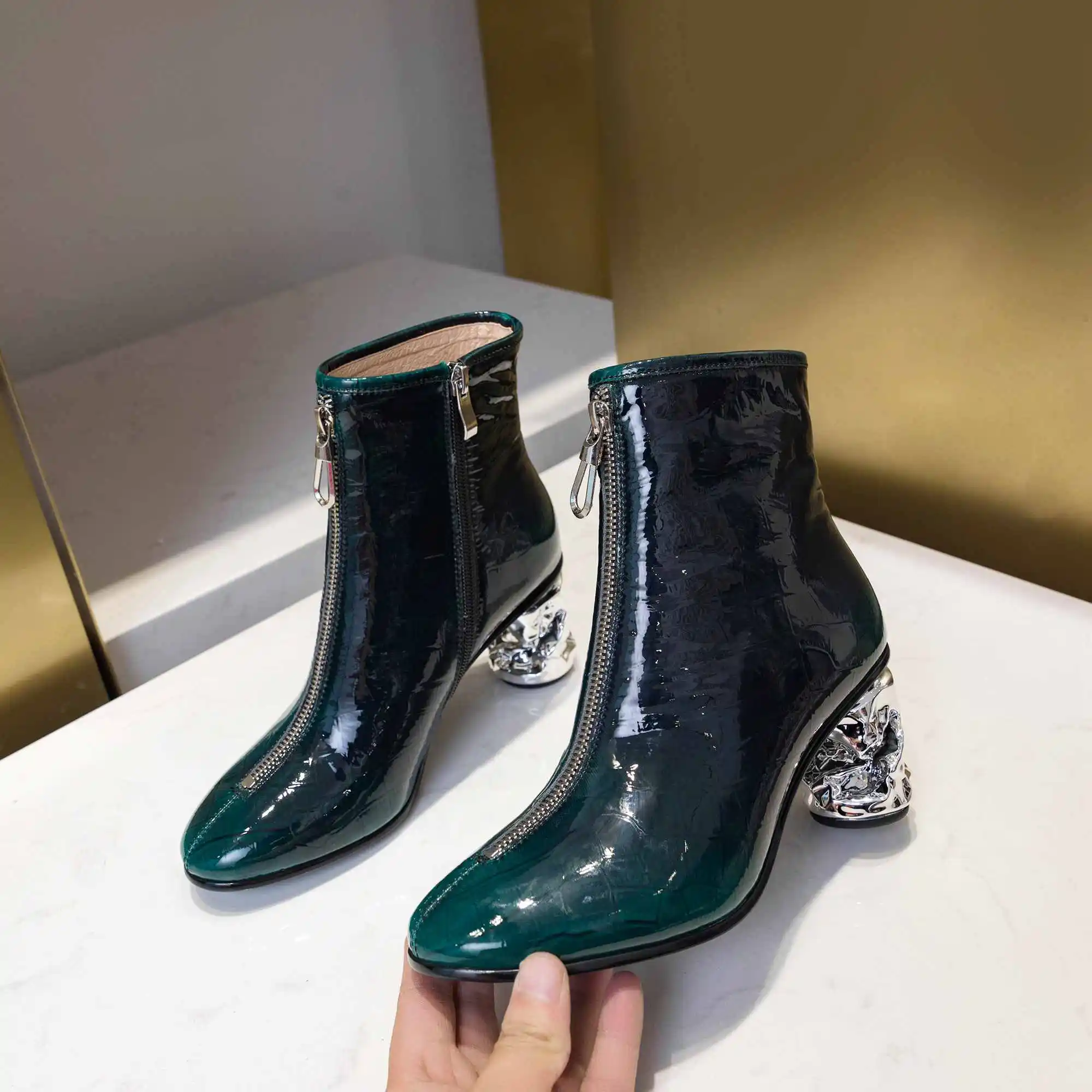 Bottes femme; обувь на высоком каблуке; женские ботильоны из лакированной коровьей кожи на молнии с круглым носком; необычная обувь на высоком металлическом каблуке; botas mujer