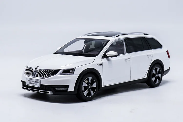 Оригинальная коробка 1:18 Высокая тщательно Skoda OCTAVIA Wagon сплава Модель автомобиля статические металлические модели автомобилей для Коллекционные вещи подарок