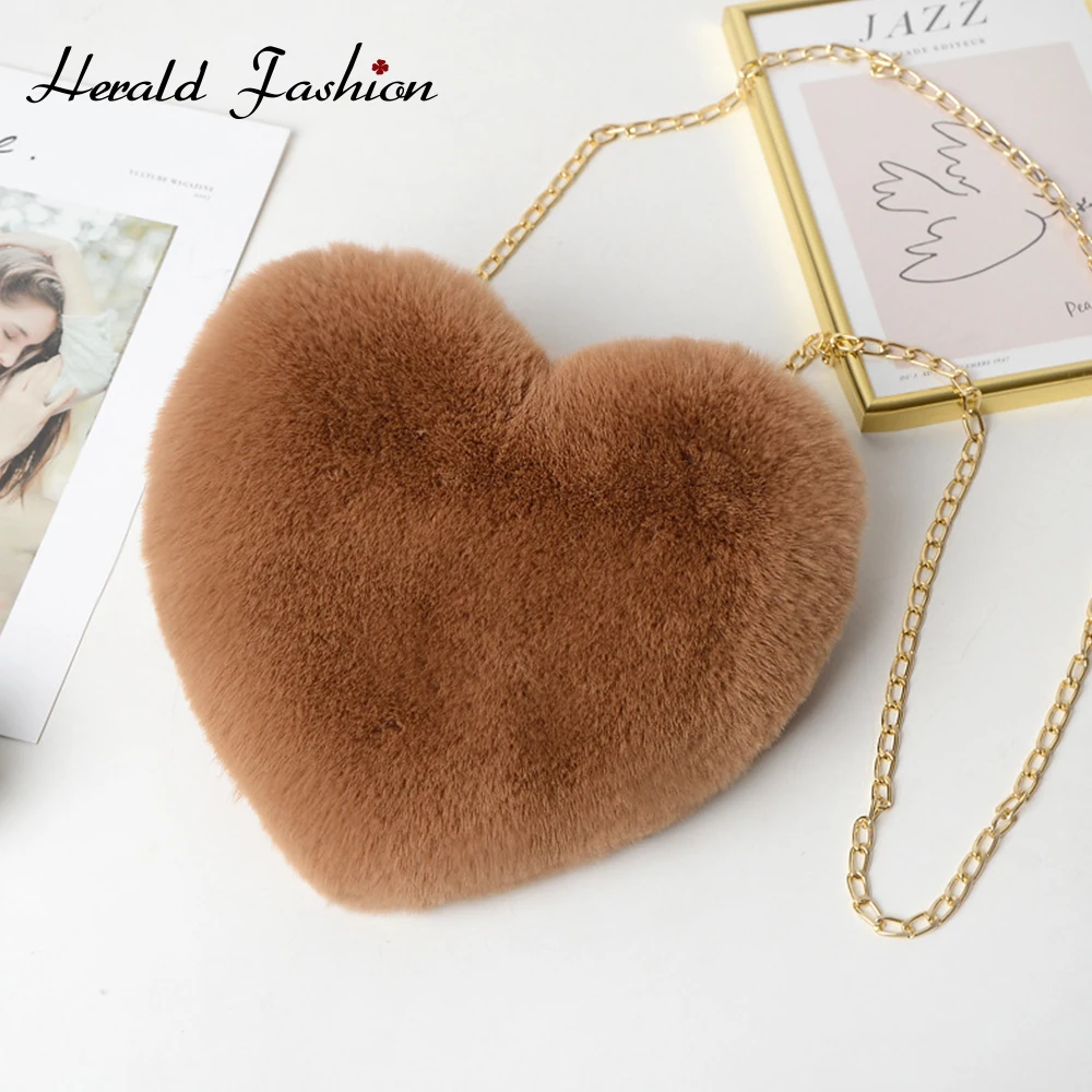 

White Shoulder Bag Fashion Faux Fur Handbag Soft and Comfortable Solid Color Handbag Heart-Shaped Autumn and Winter Chain Bag
