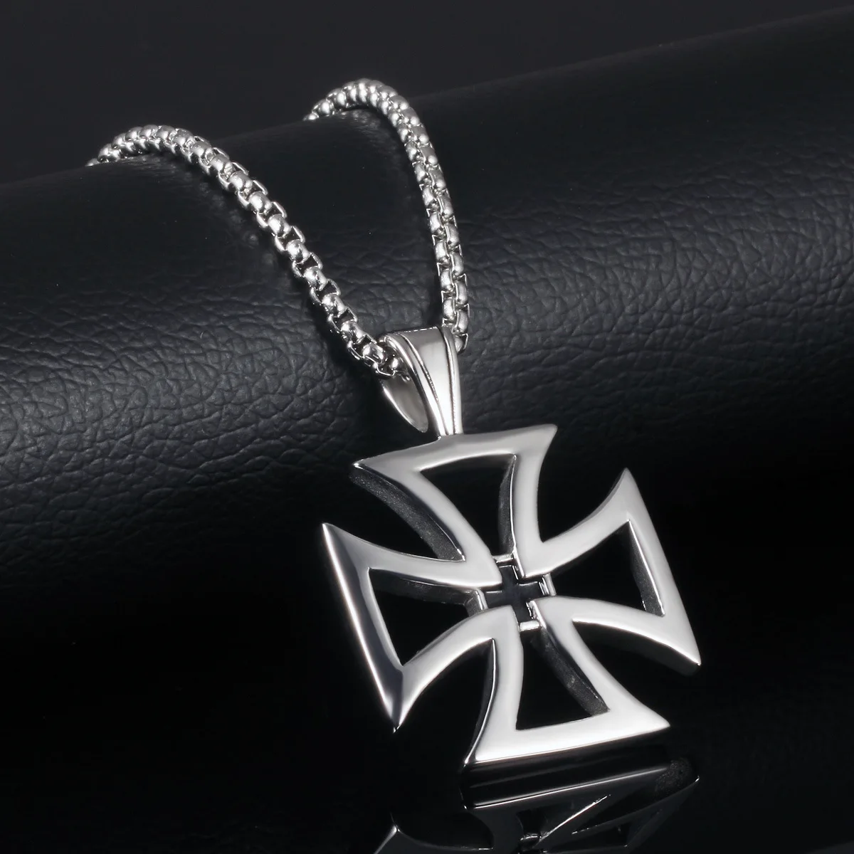 Vintage Hollow Knights Templar Cross Pendant Necklace For Men Boy Maltese  Iron Cross Fashion Stainless Steel Male Jewelry - Necklace - AliExpress
