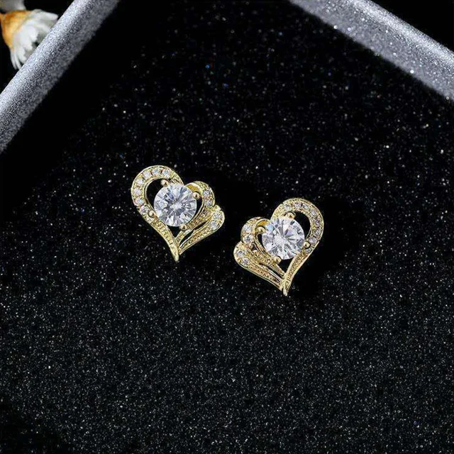 Huitan Luxury Heart Stud Earrings with Dazzling Cubic Zirconia Fashion Accessories Daily Wear Temperament Earrings Women Jewelry 2