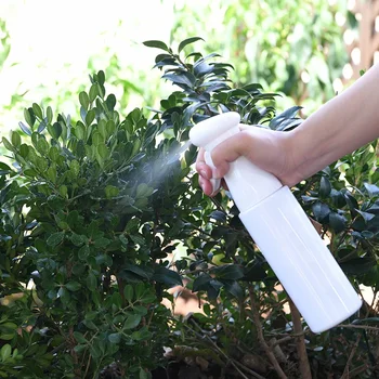 

Sprinkler Plastic Lawn Watering Garden Plant Flower Watering Pot Spray Pot Garden Mister Sprayer Hairdressing Bottle