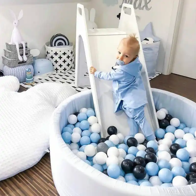baby indoor ball pit