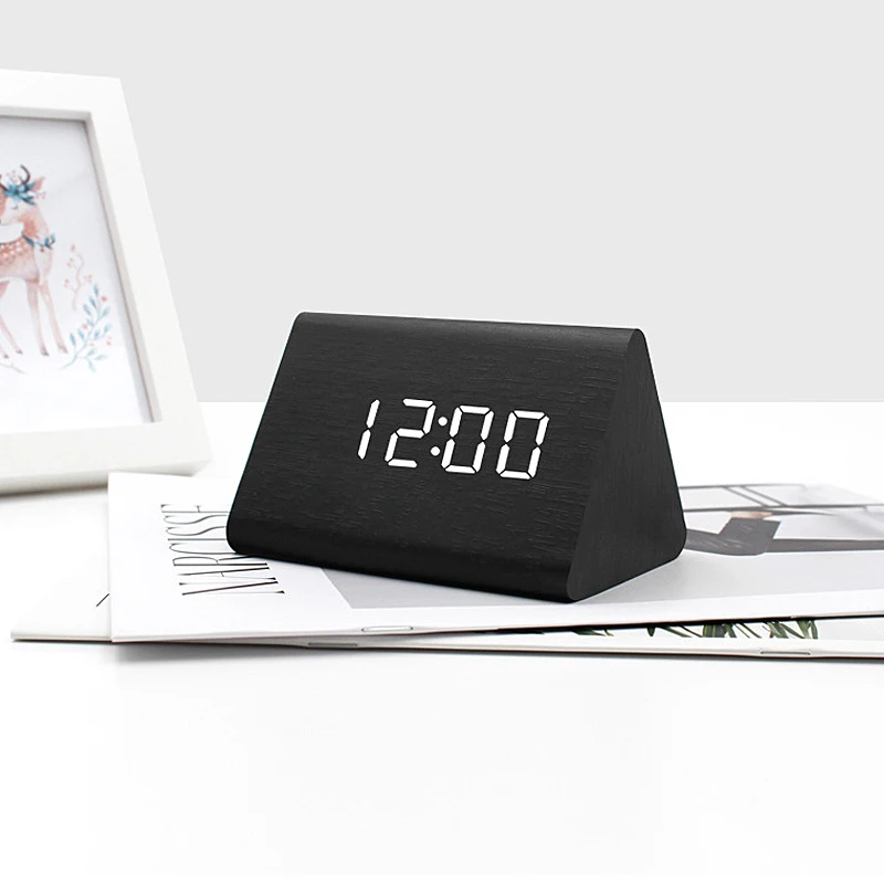 

Creative Triangle Electronic Clock LED Time Temperature Digital Wooden Home Multifunctional Alarm Clock Voice Control бђдилник