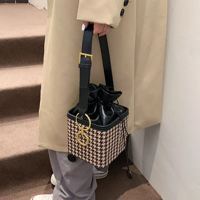 NEW Bag For Women Popular 2021 New Female Ins Niche Design Houndstooth Messenger Hand Bucket Shoulder | Багаж и сумки