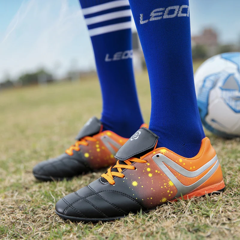 Новинка 2019 футбольная обувь Мужская тренировочные футбольные бутсы шипы для