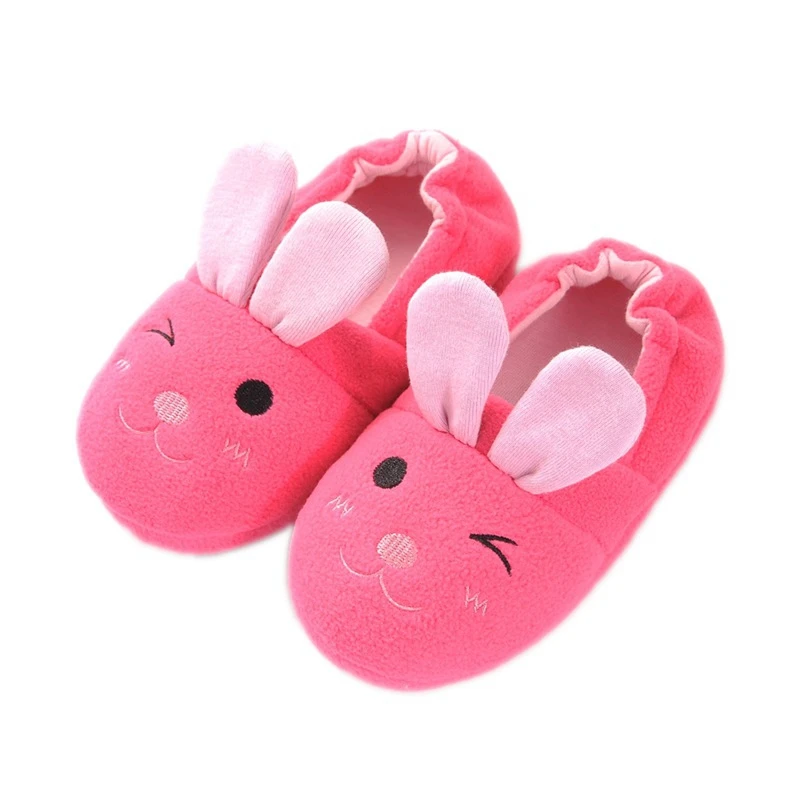 Тапочки для маленьких девочек; тапочки для малышей; зимняя плюшевая теплая Домашняя обувь для детей с героями мультфильмов; Детская домашняя обувь; обувь для щенка, кролика, панды, кота - Цвет: Rose 2
