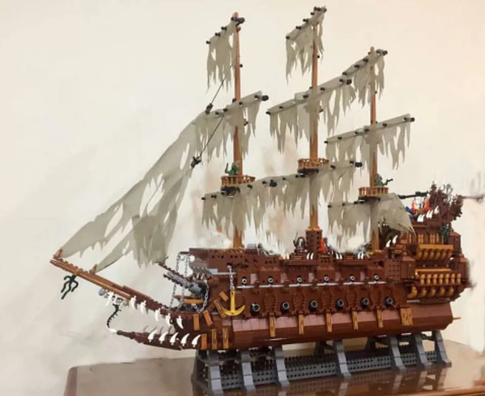 3652 шт 16016 Творец Пираты Карибского моря лодка Летающий голландский набор блок