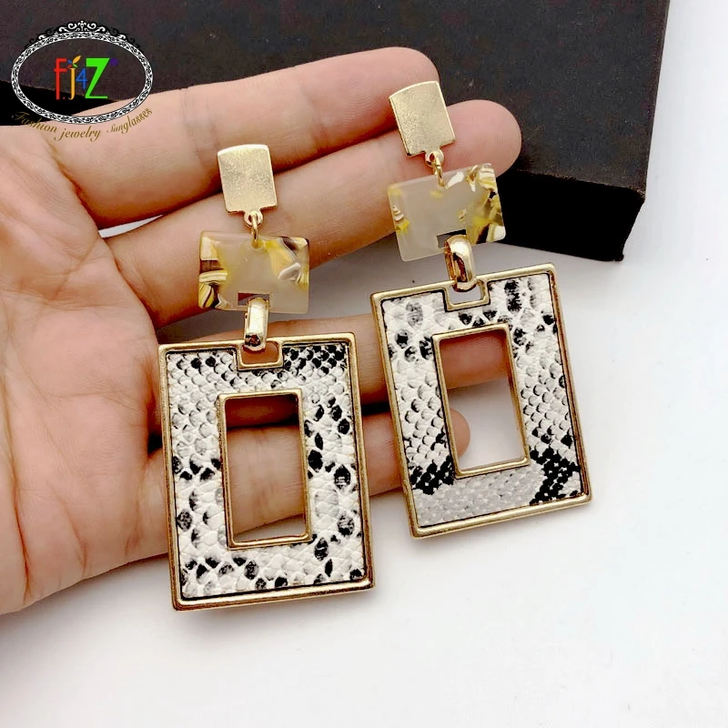 

F.J4Z New Vintage Leopard Earrings for Women Fashion Classic Leather Square Earring Geometric Drop Earrings Gifts Dropship