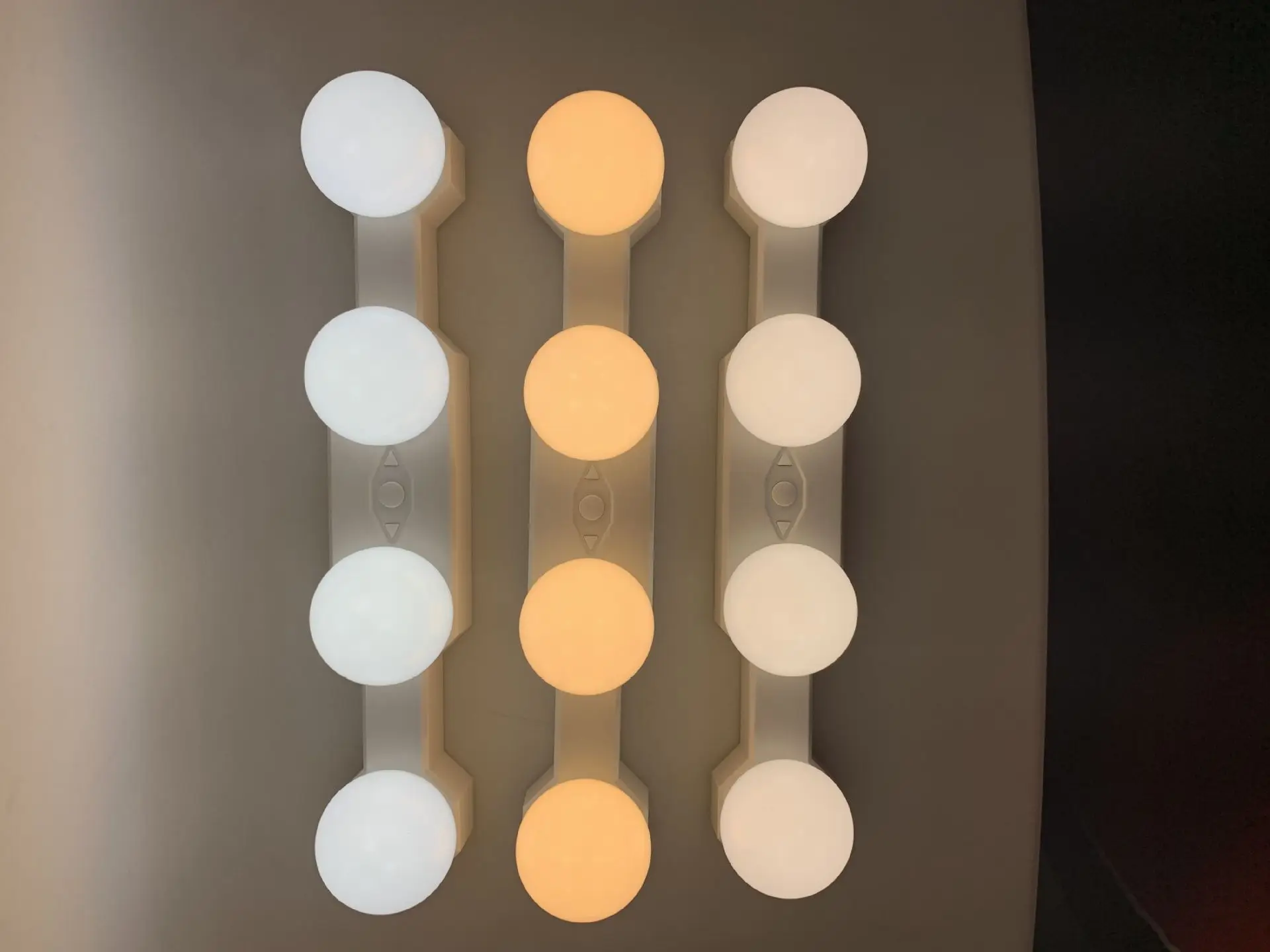 

Simplicity Makeup Mirror Lighting Chain Hollywood Style Bulb LED Mirror Front Lamp Bubble Built-in Battery