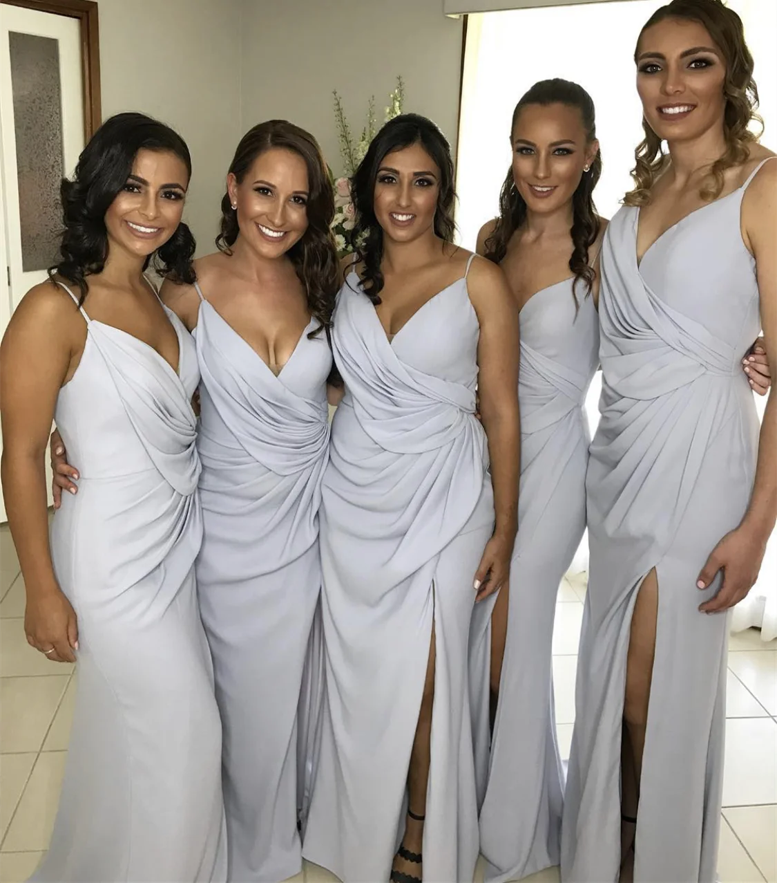 

Платье для подружки невесты А-силуэта на тонких бретелях, с глубоким V-образным вырезом и Боковым Разрезом, со складками, без рукавов, атласное свадебное платье до пола