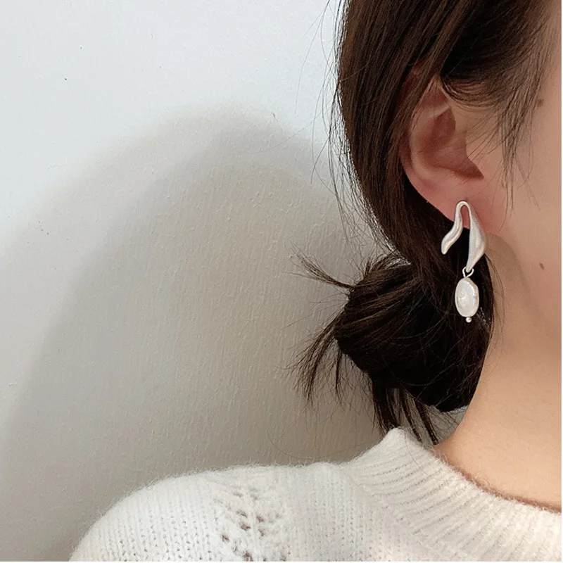New Korean Retro Irregular Gold Silver Matte Metal Freshwater Pearl Earrings Women Prevent allergy Pin Baroque Wedding Jewelery