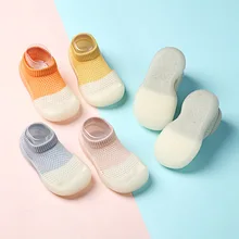 Chaussures d'été pour bébés, chaussettes respirantes à semelles souples, antidérapantes, avec trous de sol, en soie glacée, à mailles fines, pour premiers pas