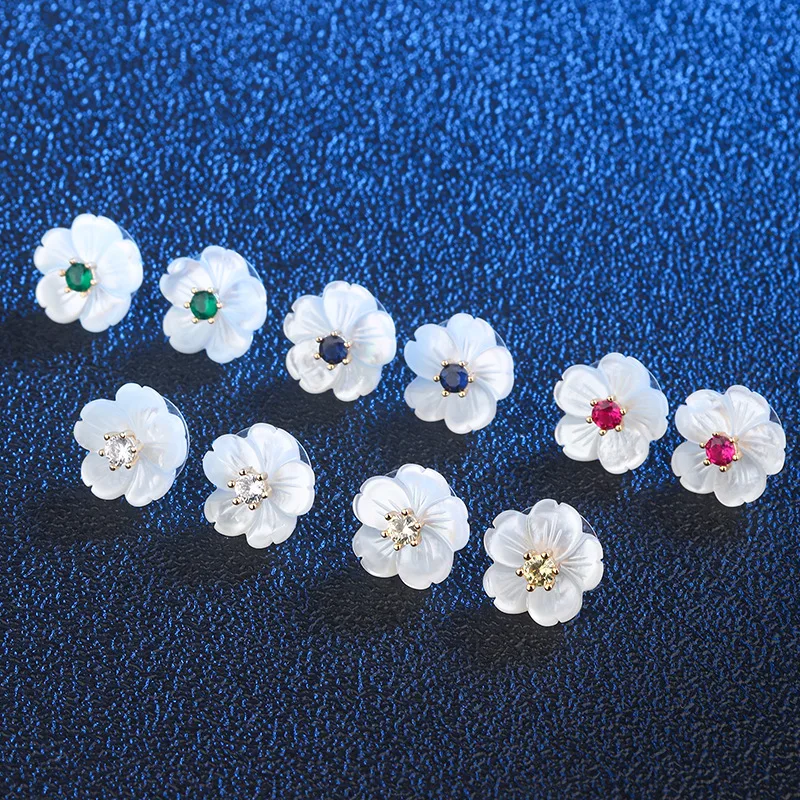 OMYFUN Fashion White Flower Earrings Mother of Pearl Stud Earrings for Women Fine Jewelry Wedding Party Women`s Accessories E79