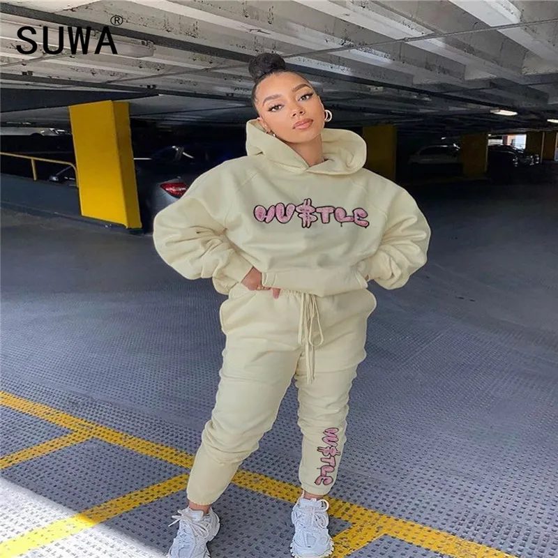 

Simple Pure Color Hooded Special Design Long Sleeve Letter Print Crop Top And Pants 2 Pieces Set Casual Tracksuits