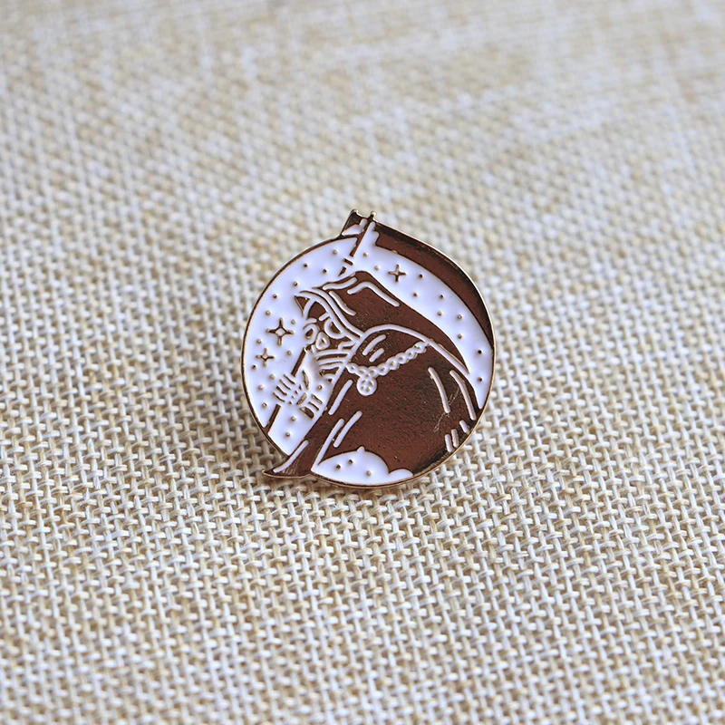 30pcs/lot Gold Round Brooches Demon Witch Enamel Pin for Women Lapel Hat Pins Denim Backpack Brooch Halloween Badge N008 | Украшения и