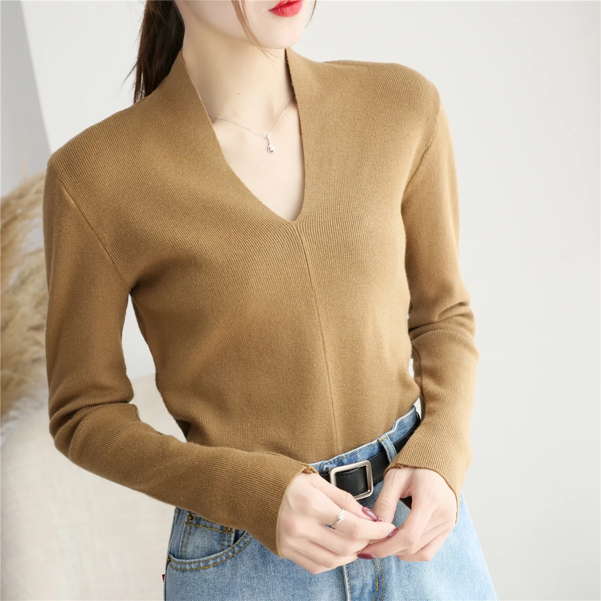 

Sexy V-Neck Sweater Female Soft Chic Korean Style Winter Women Basic Elasticity Pullovers Long Sleeve Top Pull Femme Female Red