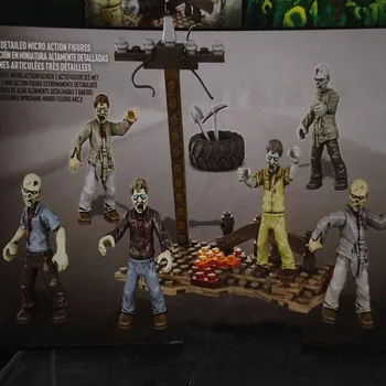 

Mega Bloks Call of Duty Call of Duty Street Zombie Group 6 People Set