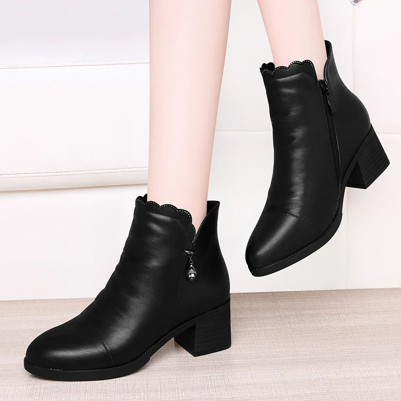 

Chunky Heel Short Boots Women's Leather Boot 2019 Autumn And Winter New Style Thick Bottomed Martin Boots Autumn Boots WOMEN'S S