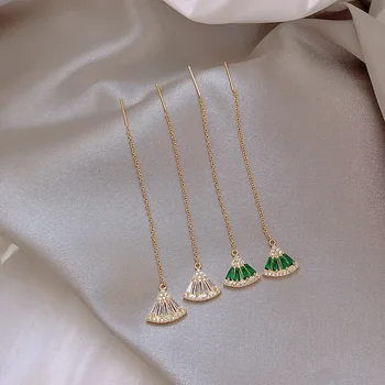

Emerald Fan-shaped Hanging Earrings Female Non-symmetrical Earrings Elegant Earrings