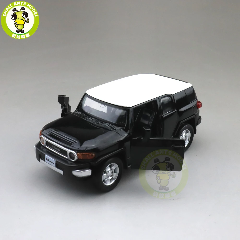 1/32 CAIPO FJ Cruiser Land Cruiser литая модель автомобиля SUV игрушки для детей Детское звуковое освещение Вытяните назад Подарки