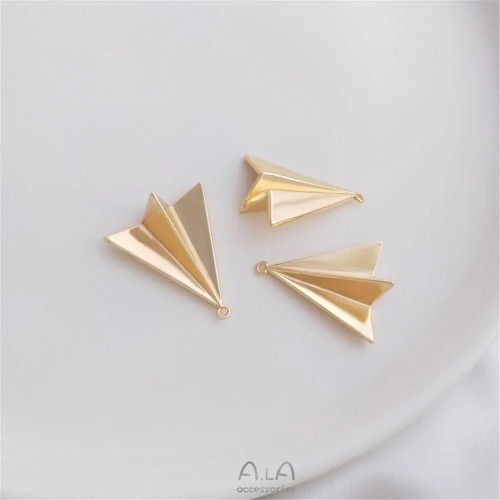 Рисунок 4 - Цепочка с подвеской в виде самолета