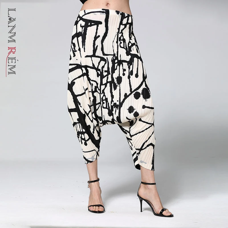 

LANMREM Pleated Pants 2024 Spring Trend New Striped Elastic High Waist Fashion Printting Trousers Female Harem Pants YJ167