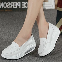 Zapatillas de deporte transpirables para mujer, zapatos de trabajo con plataforma y cuñas, suela gruesa de cuero, color blanco