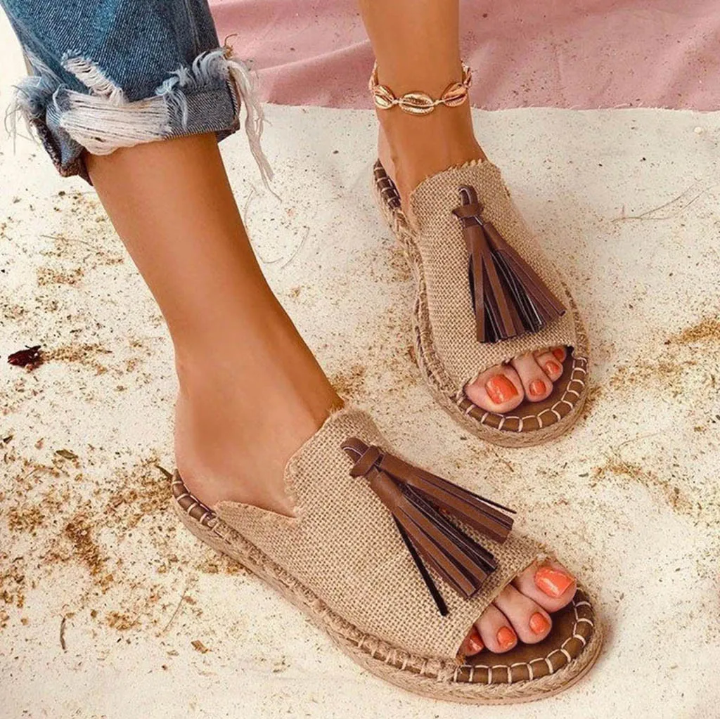 2021 NOVEDAD DE VERANO bohemio borla de las mujeres casuales planos de punta redonda de la talla de zapatillas 35-43 sandalias para mujeres 2020