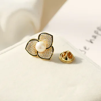 

CINDY XIANG Camellia Flower Collar Pin Unisex Women And Men Brooches Zircon Flower Brooch High Quality 2 Colors Available