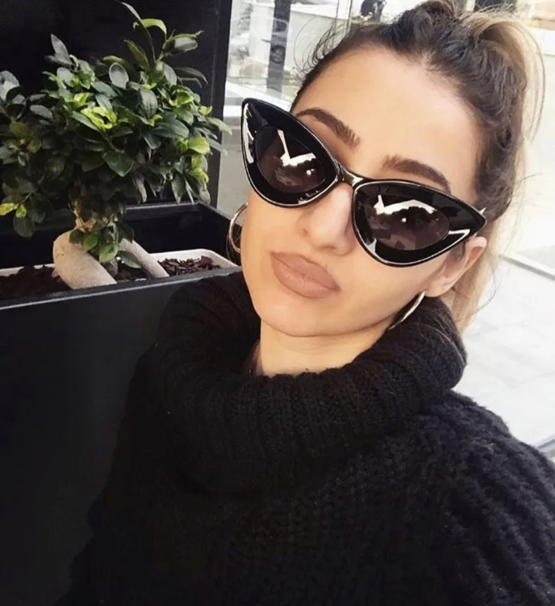 

2020 dpz new small frame hipster sunglasses 8047 fashion retro styling triangle sunglasses personalized ladies Óculos de sol