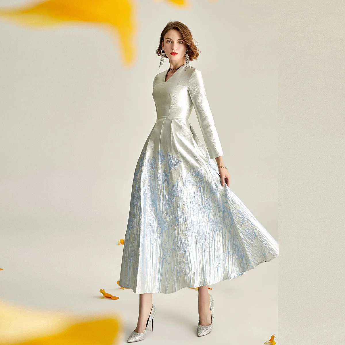 Женское винтажное жаккардовое платье подиумное вечернее длинное до щиколотки с