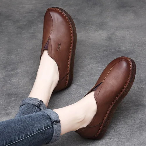 Light Brown Женские лоферы; повседневная обувь из мягкой кожи; женская обувь ручной работы на плоской подошве из натуральной кожи; женская обувь черного цвета; сезон осень; большой размер 43; обувь без застежки - Цвет: Light Brown