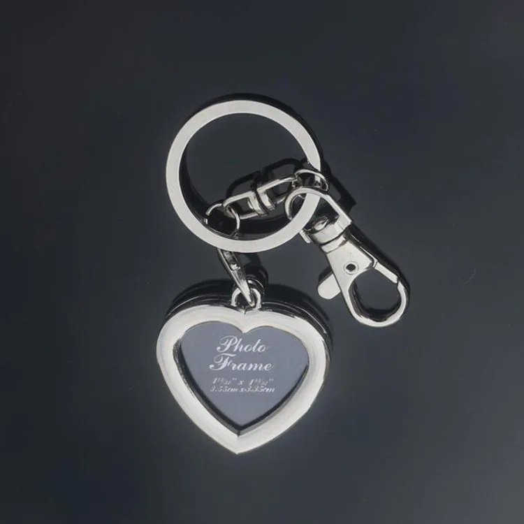 В настоящее время доступны металлические в форме сердца рамка брелок может положить брелок для фотографии креативная сумочка кулон может вырезать письмо