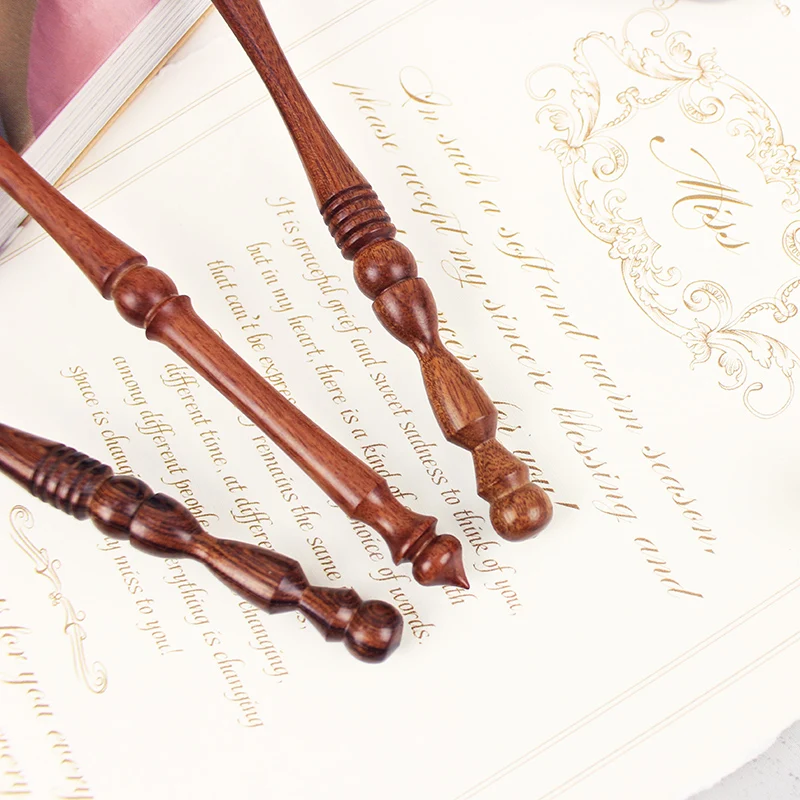 Set Portapenne Obliquo In Legno Per Calligrafia E Fumetti: Con Pennino Rimovibile E 5 Pennini In Acciaio Inox, Ideale Per Scrittura Inglese E Disegno, Marrone - 2