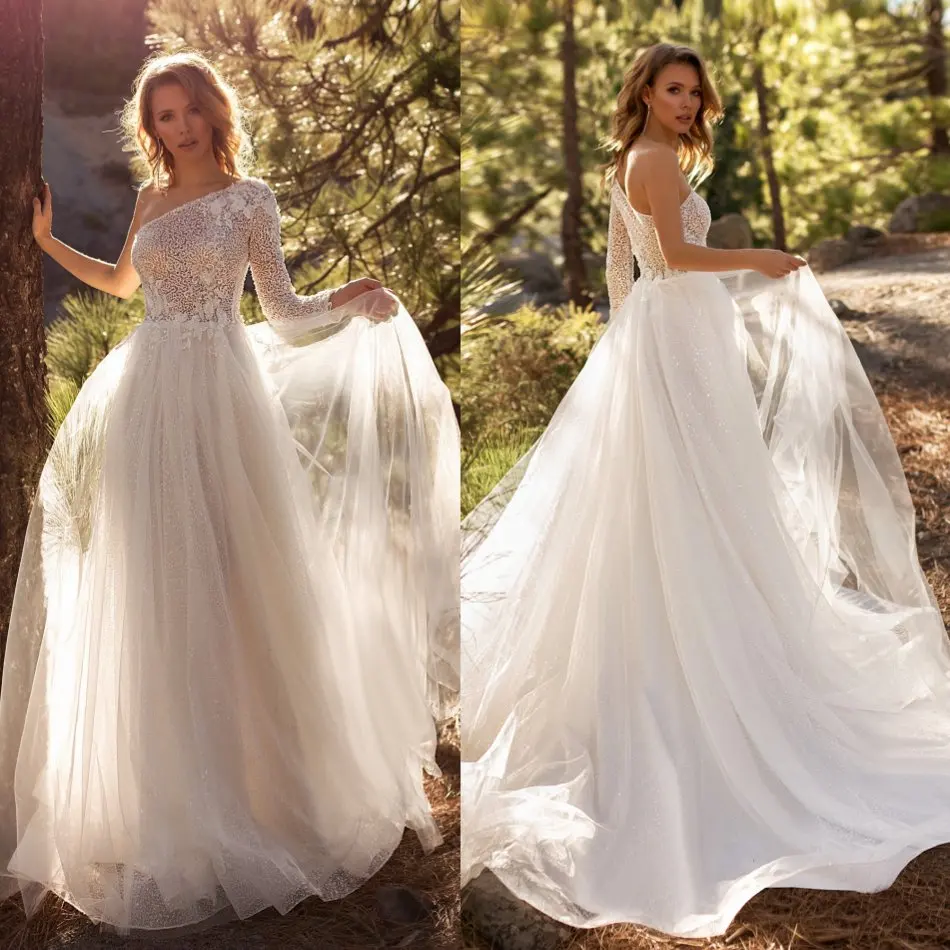 

Bohemian One Shoulder Beads Wedding Dress 2020 Beach Lace Wedding Gowns Long Sleeve Cheap A Line Vestido De Noiva