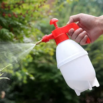 

1pc Chemical Sprayer Portable Pressure Garden Spray Bottle Plant Water Handheld Sprayer 800 ML