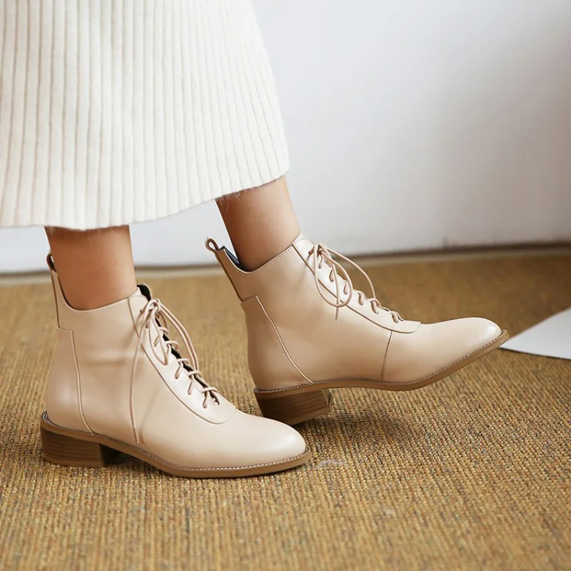 

Fashion Women Genuine Leather Boots Lace-up Black White Boots Female Ankle Boots for Winter A-27