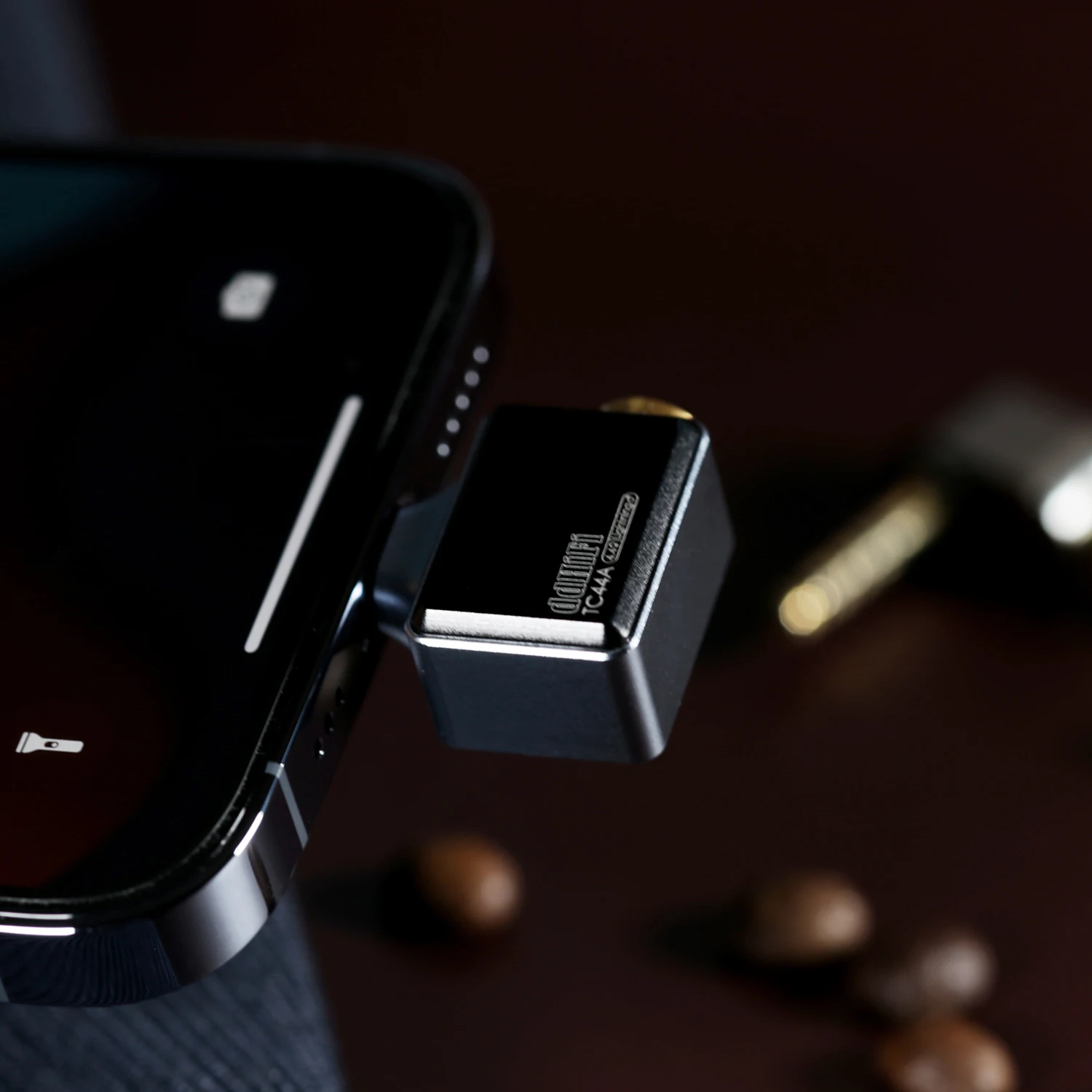 DD ddHiFi TC44A Light-ning to 4.4mm, Compact Adapter, T-Shaped Light-ning OTG Plug, Native DSD256 and 32-bit 384kHz PCM Decoding