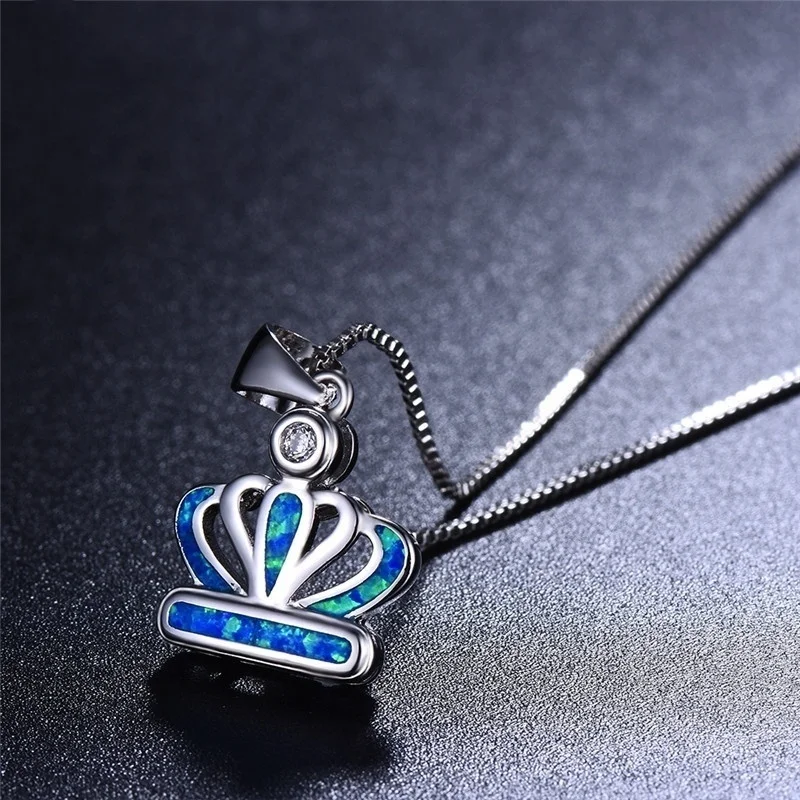 

Exquisite Blue Pendant Necklace Women Princess Crown Necklace Jewelry