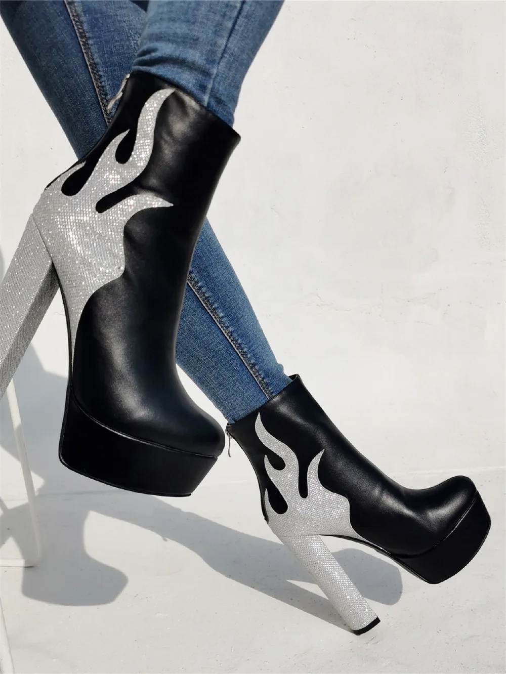 

Bling Bling Sequins Flame Patchwork Ankle Boots Glitter Chunky heels Gladiator Boots Shiny High Heels Zipper Short Boots Women