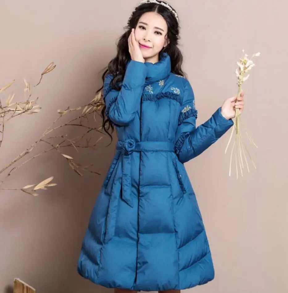 Зимняя женская пуховая куртка со стоячим воротником и цветочной вышивкой, винтажное тонкое белое пальто на утином пуху, верхняя одежда, большие размеры 3xl r1732 - Цвет: blue