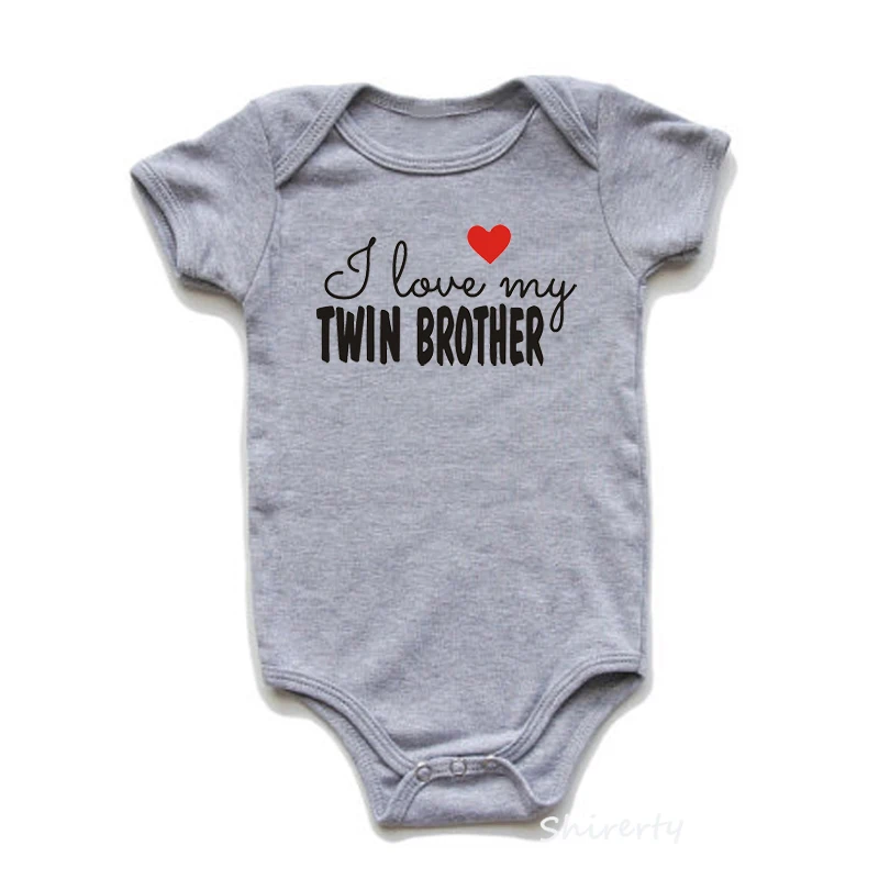 Хлопковый боди для новорожденных мальчиков и девочек, милый комбинезон с короткими рукавами для близнецов, одежда для близнецов, одежда для малышей от 0 до 24 месяцев - Цвет: Twin Brother-Grey