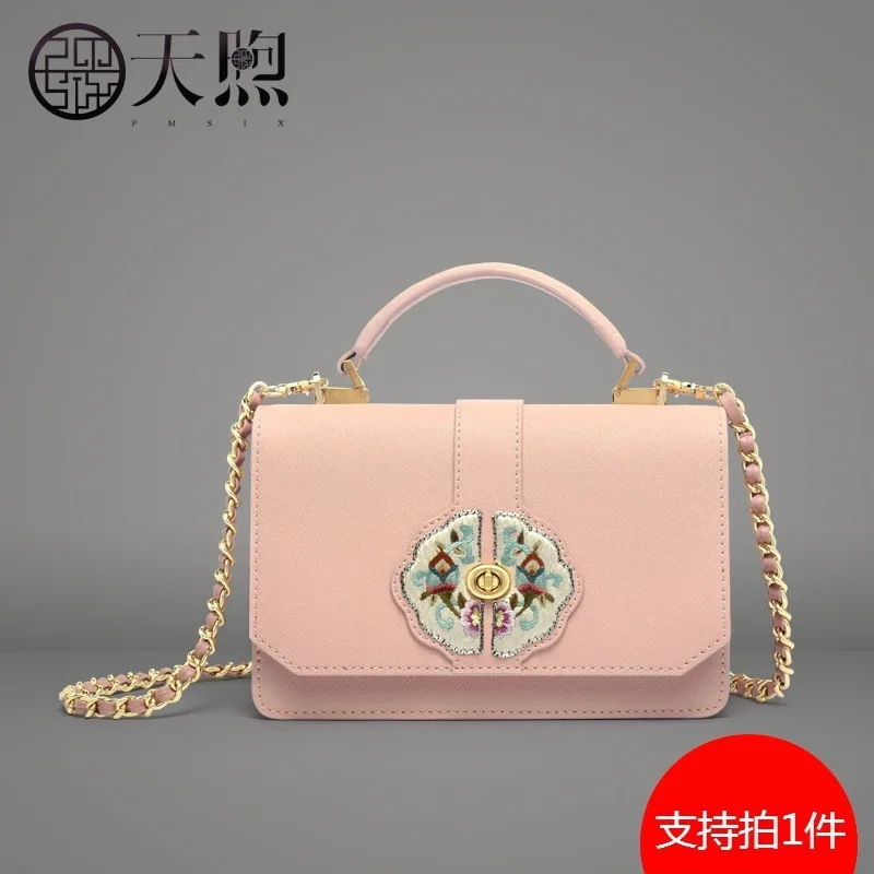 

Lady Bag 2019 Cowhide Single Shoulder Oblique Satchel Small Bag Embroidery Small Fang Bag Portable Female Bag